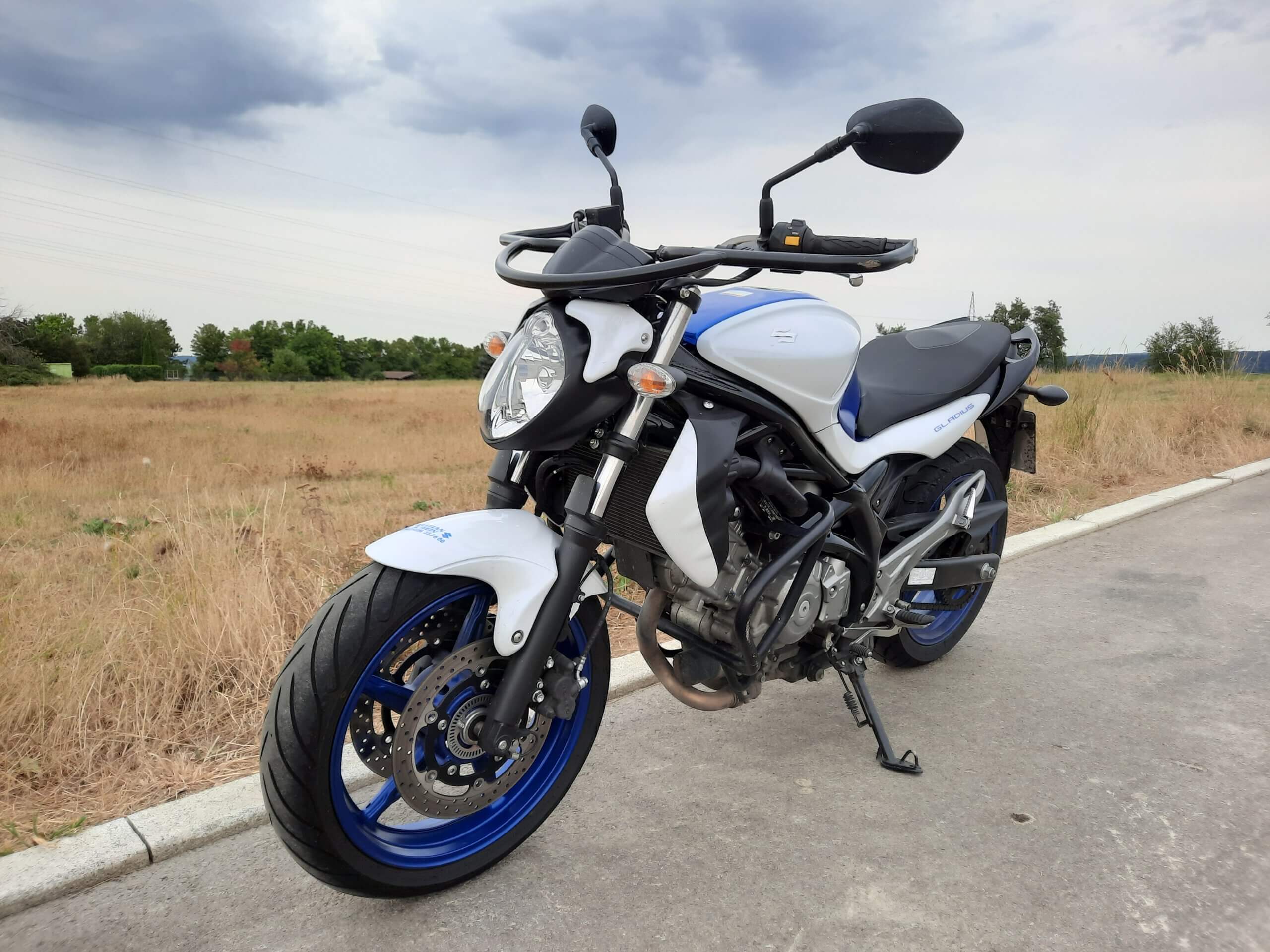 Suzuki Gladius